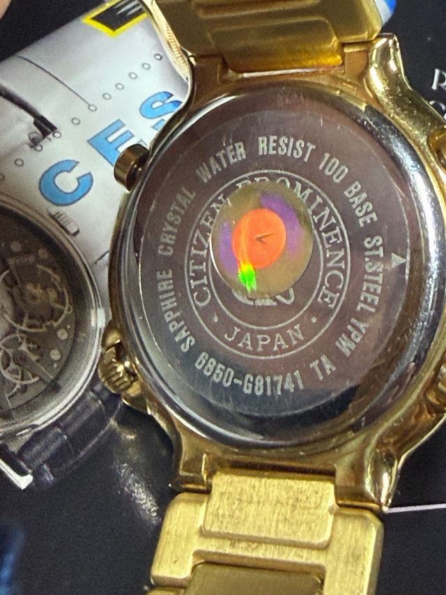 Citizen Multifunción Dorado - Nuevo