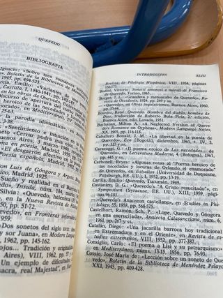 Libro de poemas de Quevedo.