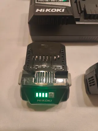 Kit Cargador y 2 Baterías Hikoki 18V/36V