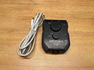 Zoom U-22 – Interfaz de audio portátil profesional