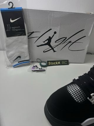 Air Jordan 4 Retro Negro Blanco