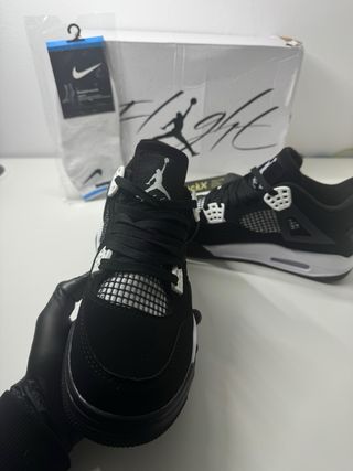 Air Jordan 4 Retro Negro Blanco