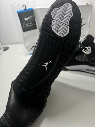 Air Jordan 4 Retro Negro Blanco