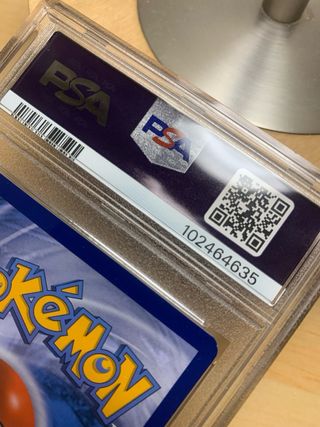 Charizard VMAX PSA 8 Ultra-Premium