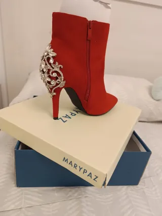 Botines rojos Marypaz con pedrería