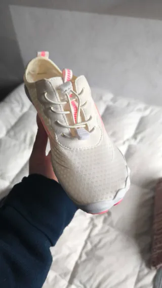 Zapatillas deportivas.