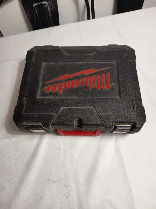 Taladro Percutor Milwaukee 12V 4AH + Cargador