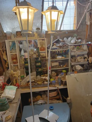 Lampada da terra artigianale con interruttore a pedale