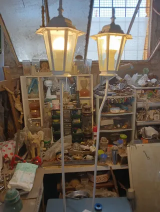 Lampada da terra artigianale con interruttore a pedale