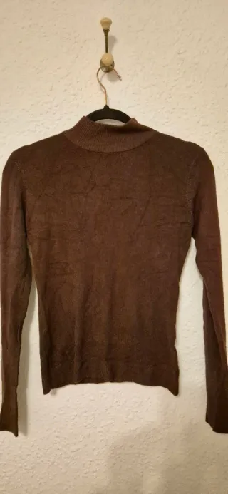 Jersey cuello cisne marrón