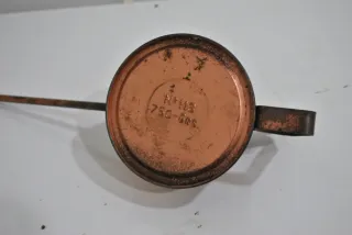 Antigua aceitera de cobre