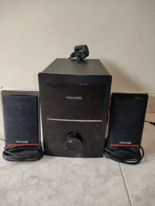 Altavoces Trust Negro y Plateado