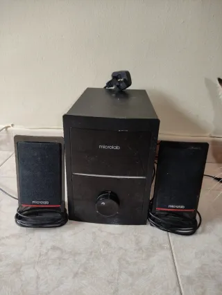 Altavoces Trust Negro y Plateado