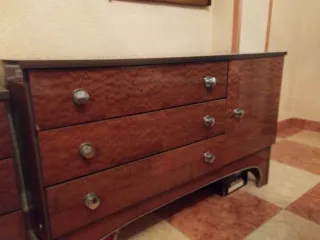 Conjunto 2 mesitas noche, cómoda y espejo