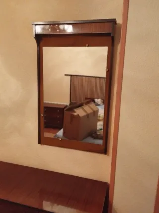 Conjunto 2 mesitas noche, cómoda y espejo