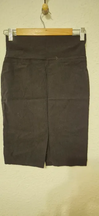 Falda ajustada negra