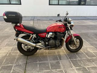 Suzuki GSX 750 Roja