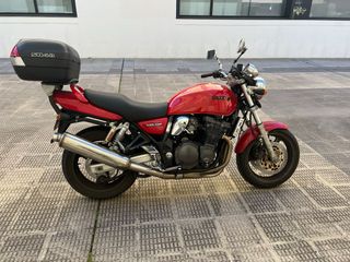 Suzuki GSX 750 Roja