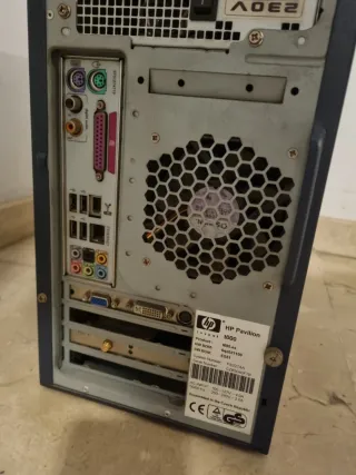 Torre PC HP Pavilion Pentium 4 2GB RAM