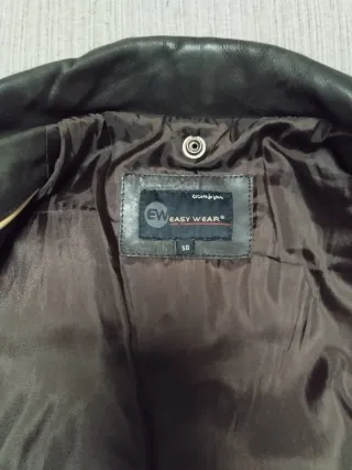 Chaqueta de piel marrón