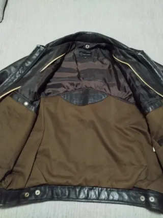 Chaqueta de piel marrón