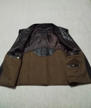 Chaqueta de piel marrón