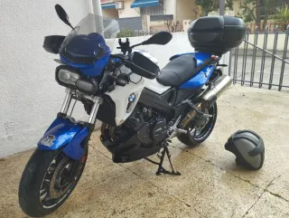 BMW F800R Azul y Blanca