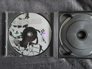 Metal Gear Solid PS1 PAL Eapaña sin manual