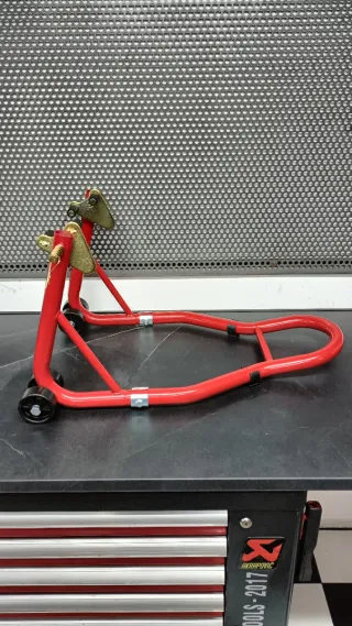 Caballete delantero moto rojo