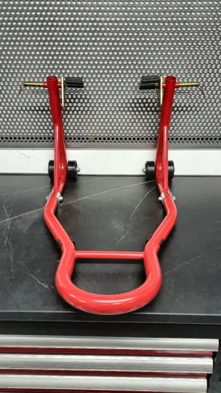 Caballete delantero moto rojo