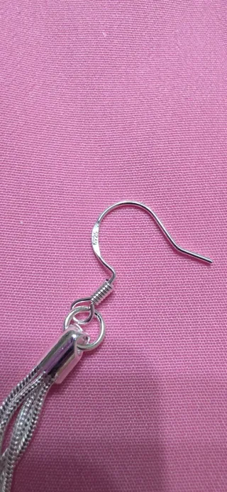 Pendientes de plata con corazones colgantes