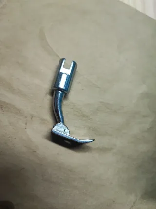 Patilla Máquina Coser Refrey Repuesto Original