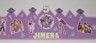 Corona de cumpleaños, Kpop.