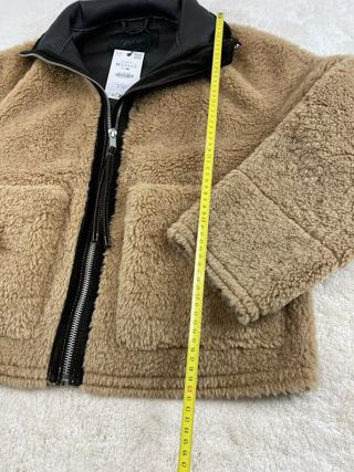 Chaqueta Zara efecto borreguito camel Talla M