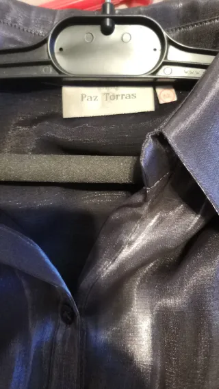 Blusa Paz Torras plateada