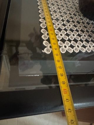 Mobile stereo vintage in vetro e plastica