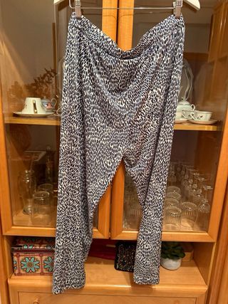 Pantalón fluido estampado Punto Roma