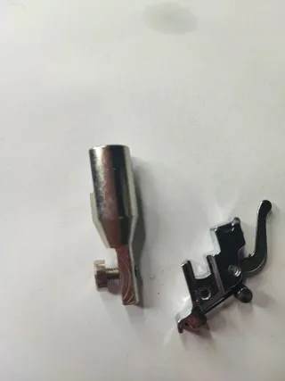 Adaptador prensatelas para máquina Refrey