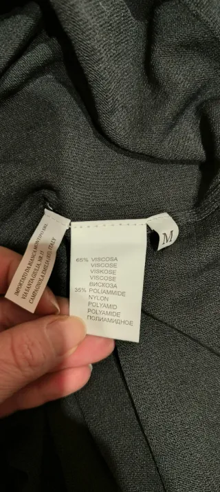 Maglietta donna beige e nera con cuori