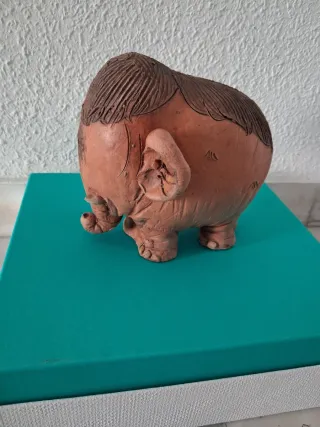 Elefante de Arcilla Antiguo