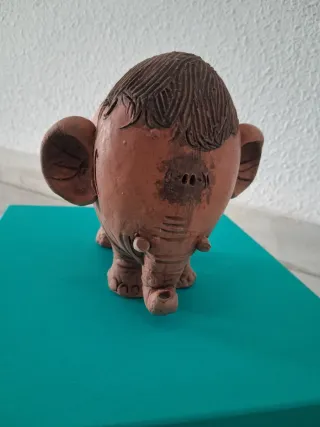 Elefante de Arcilla Antiguo