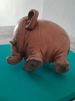 Elefante de Arcilla Antiguo