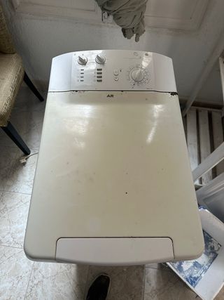 Lavadora carga superior Ariston AVL 43
