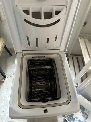 Lavadora carga superior Ariston AVL 43