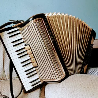 Acordeón Hohner Concerto III 72 bajos