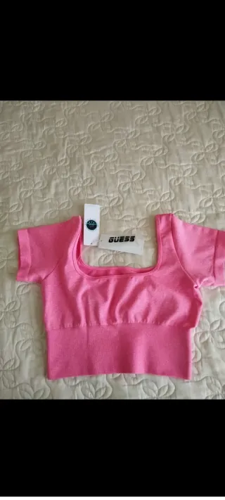 Top sportivo Guess rosa