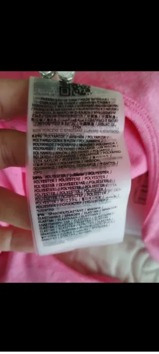 Top sportivo Guess rosa