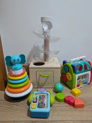 Lovevery Circuito de Bolas Madera