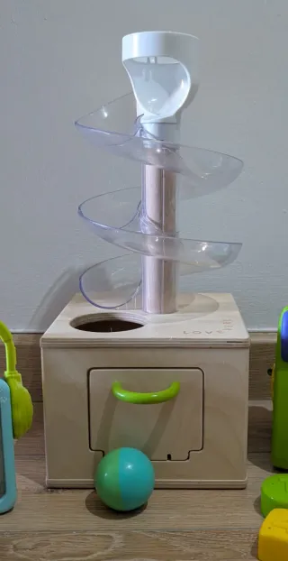 Lovevery Circuito de Bolas Madera