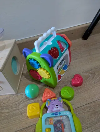 Lovevery Circuito de Bolas Madera